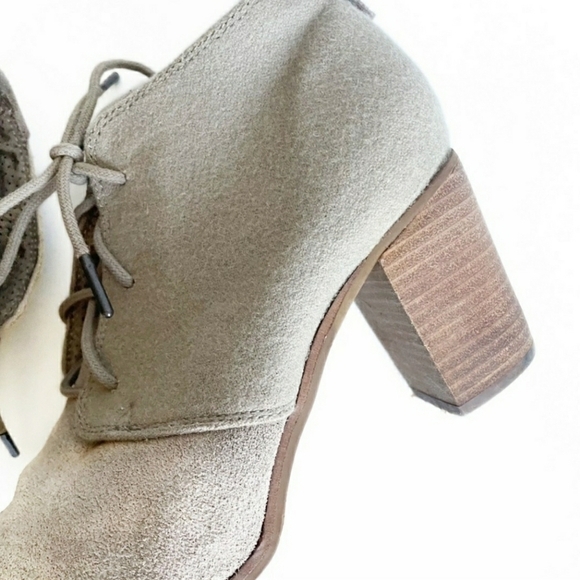 TOMS LUNATA SUEDE LACE UP BOOTIES - Picture 9 of 9